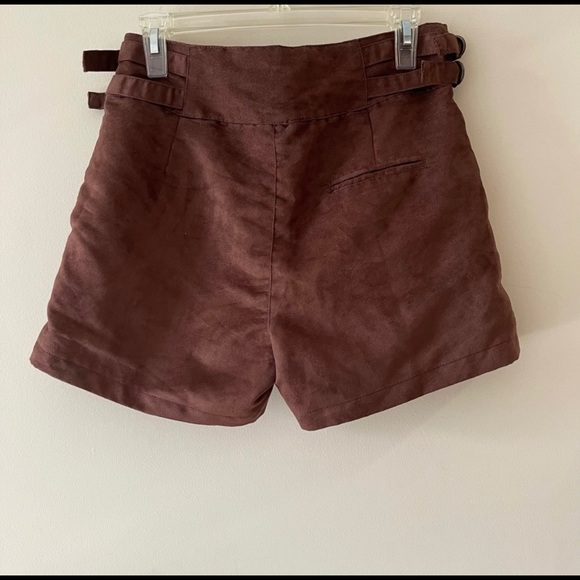 Brown Faux Suede Short Size 6 - Picture 2 of 3